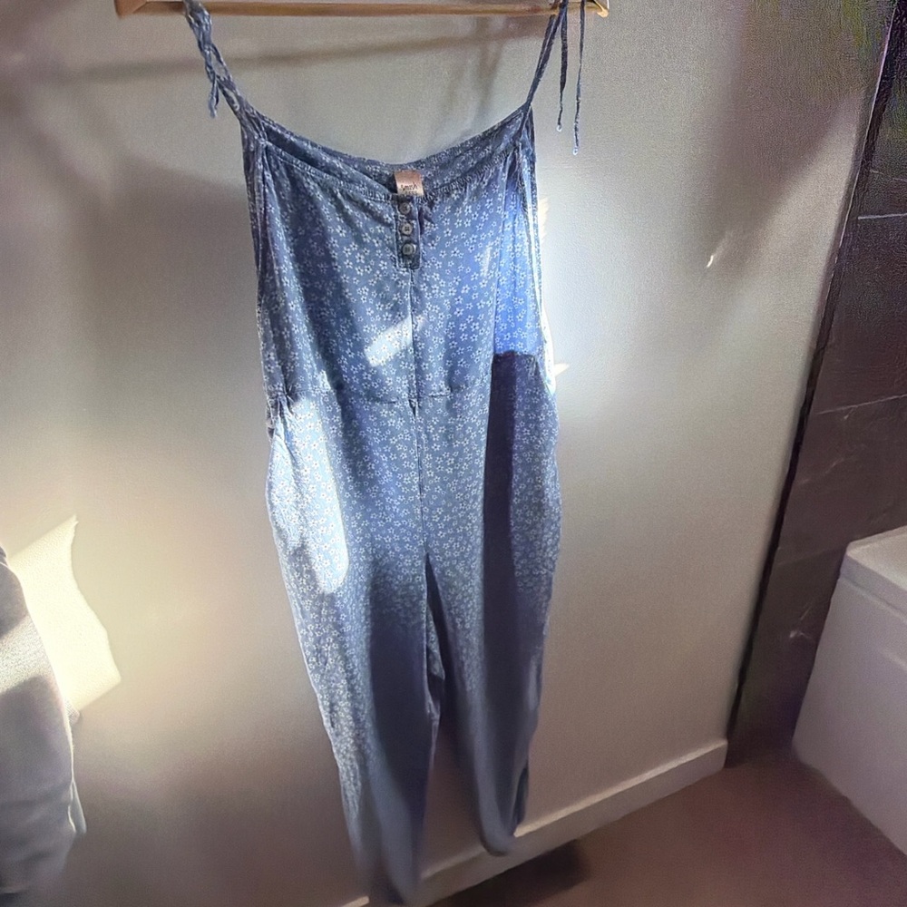 Smash + Tess Blue Floral Ditsy Jumper SZ small